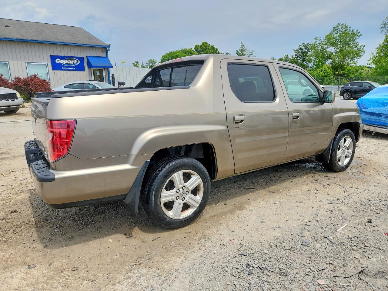 2011 HONDA RIDGELINE