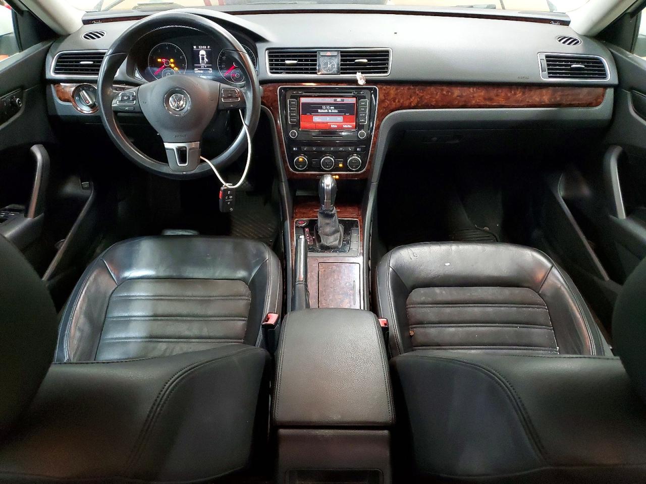 2012 VOLKSWAGEN PASSAT