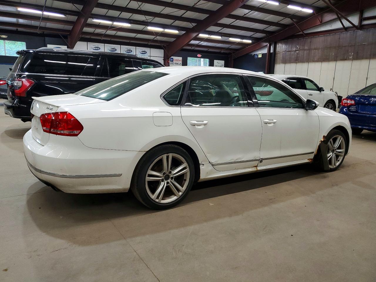 2012 VOLKSWAGEN PASSAT