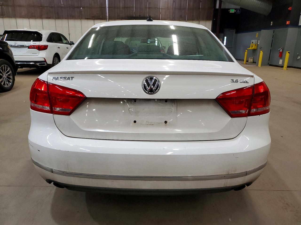 2012 VOLKSWAGEN PASSAT