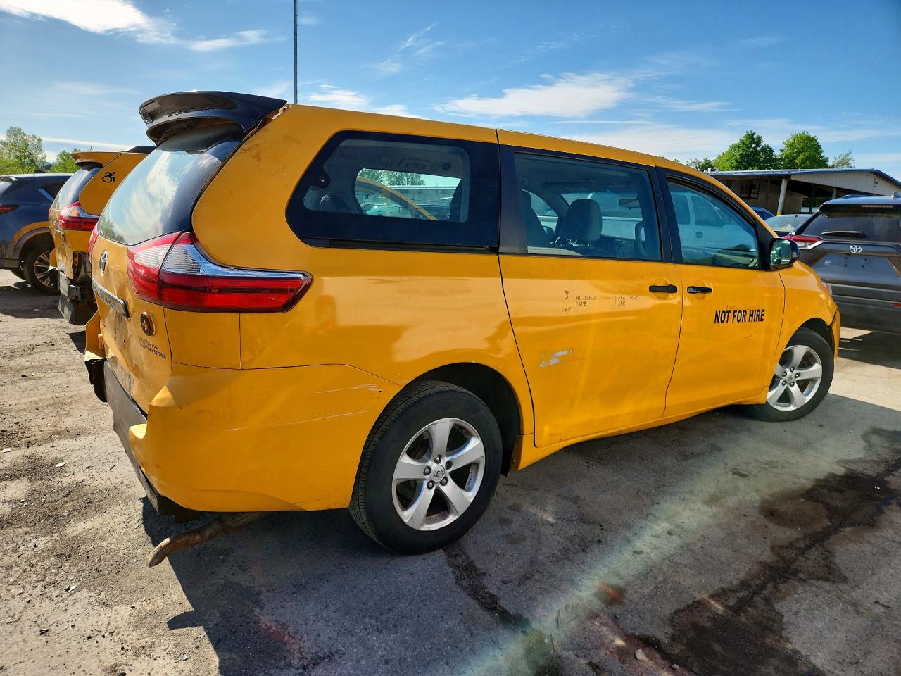 2017 TOYOTA SIENNA