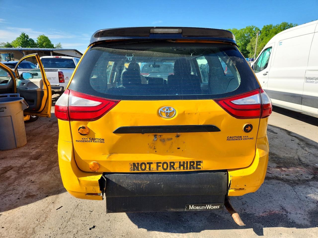 2017 TOYOTA SIENNA