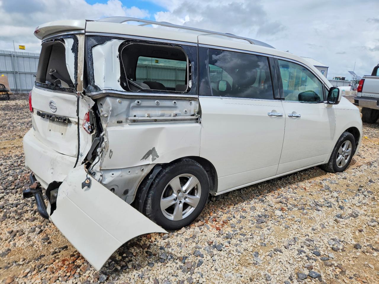 2011 NISSAN QUEST