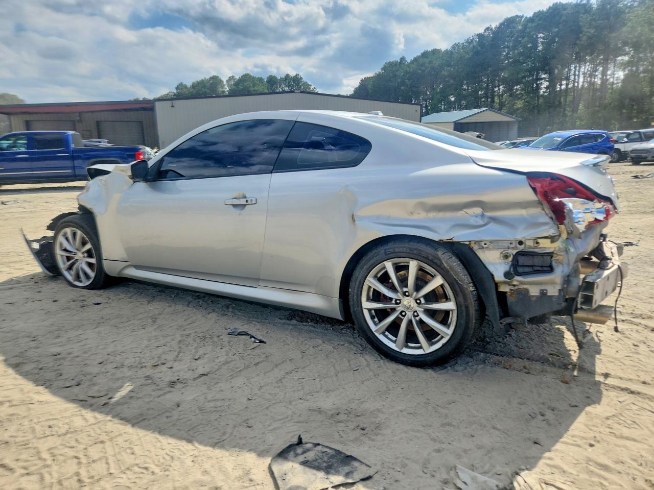 2012 INFINITI G37