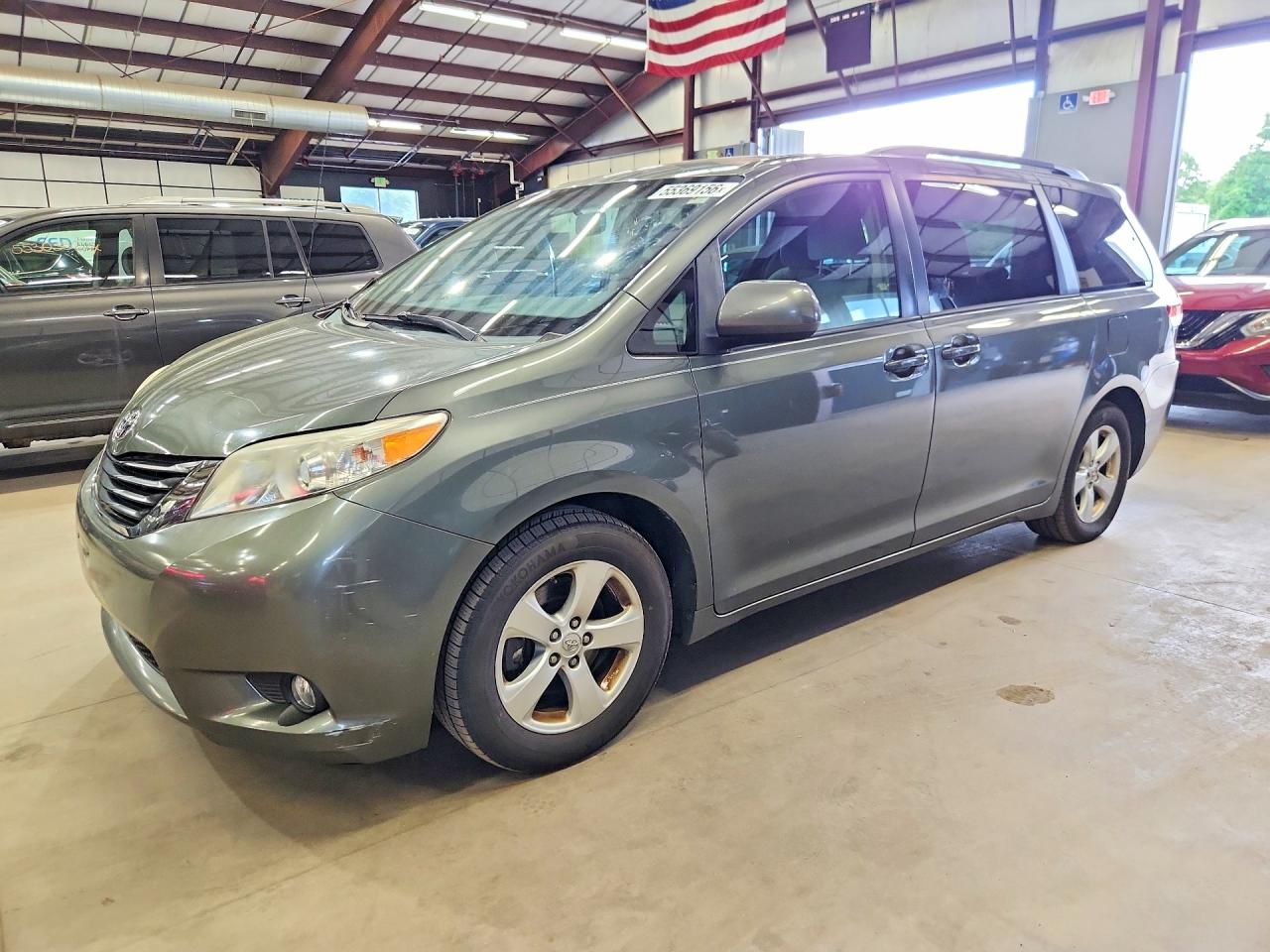 2014 TOYOTA SIENNA