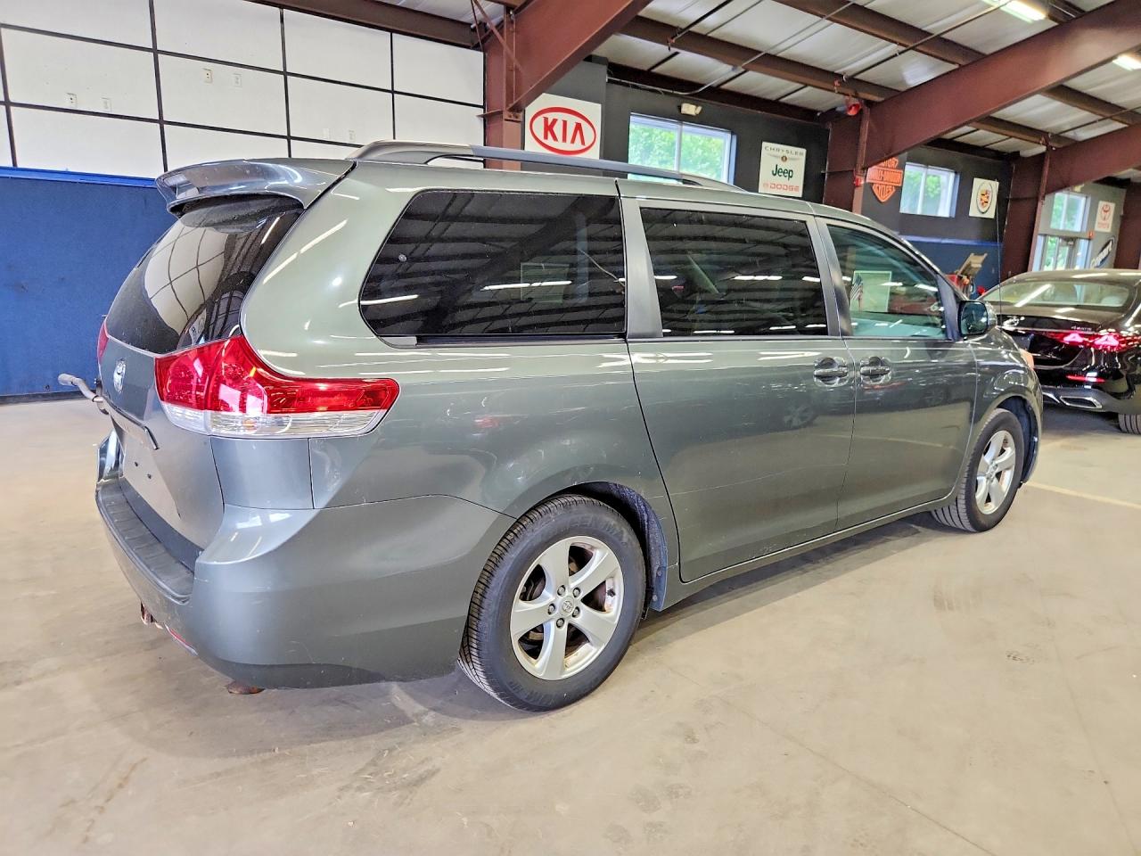 2014 TOYOTA SIENNA