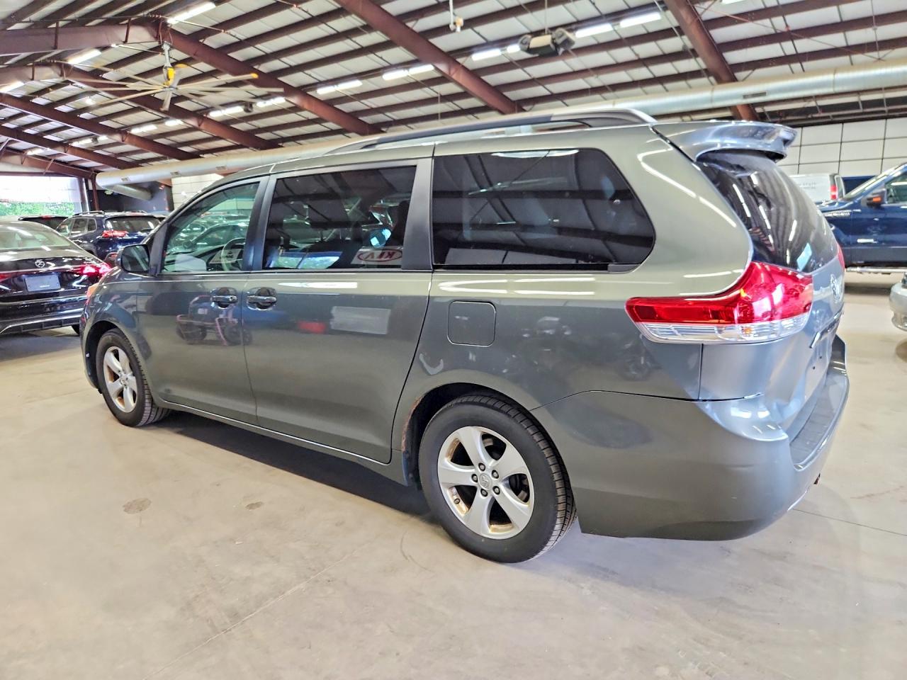 2014 TOYOTA SIENNA