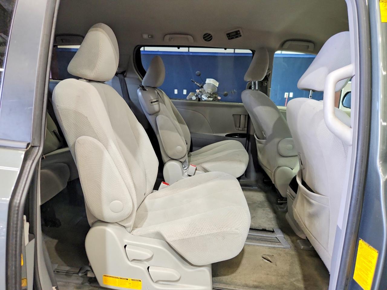2014 TOYOTA SIENNA