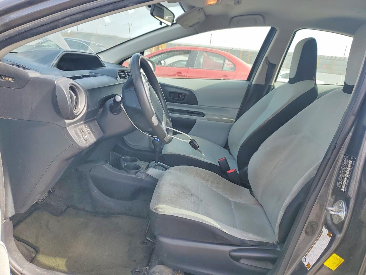 2014 TOYOTA PRIUS C ON
