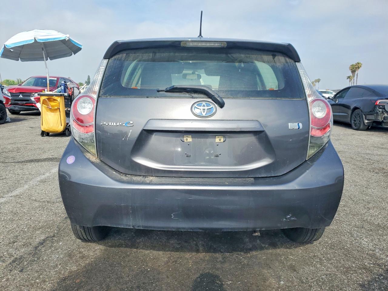 2014 TOYOTA PRIUS C ON