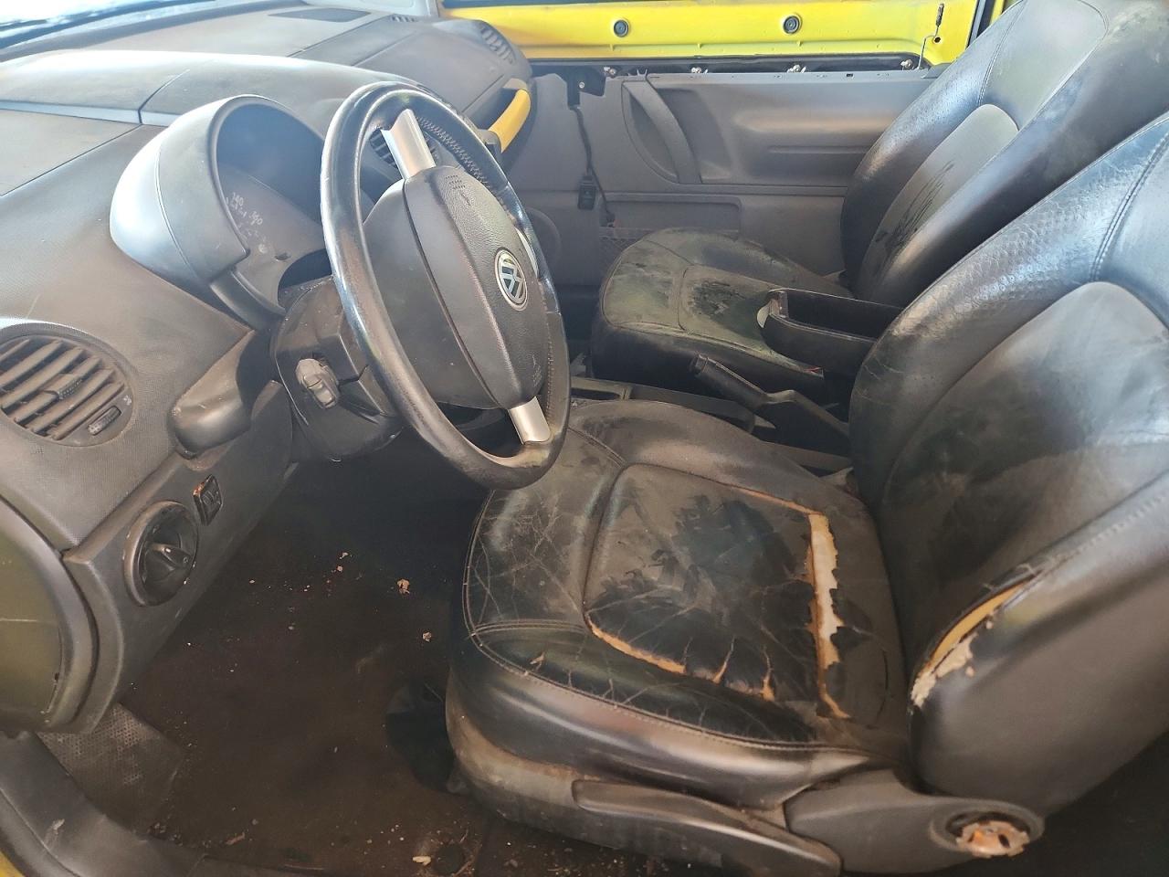 2002 VOLKSWAGEN BEETLE