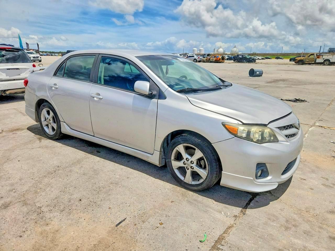 2013 TOYOTA COROLLA