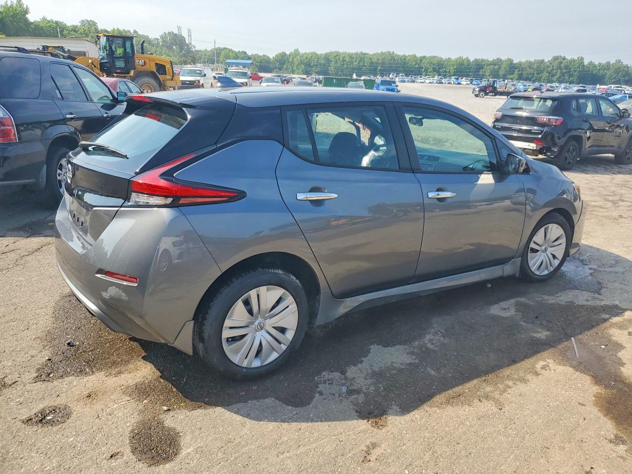 2025 NISSAN LEAF
