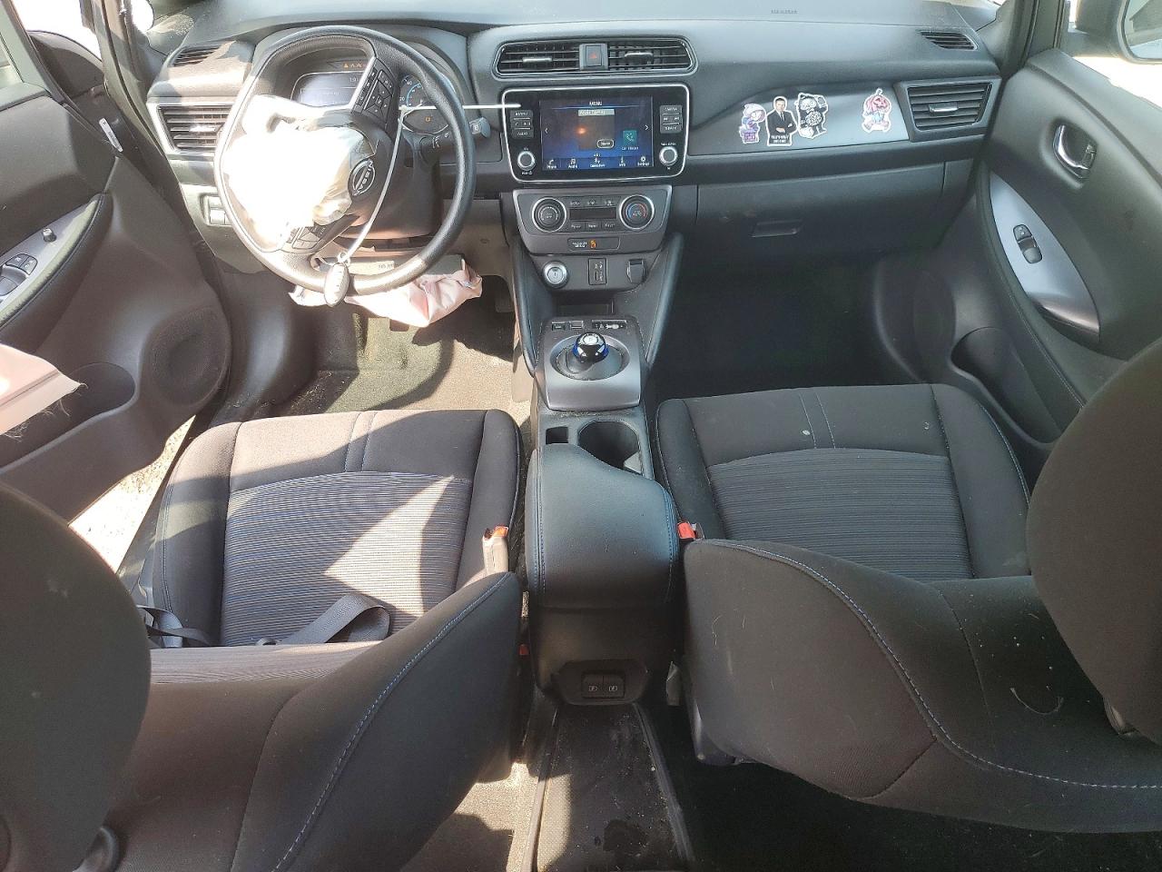 2025 NISSAN LEAF