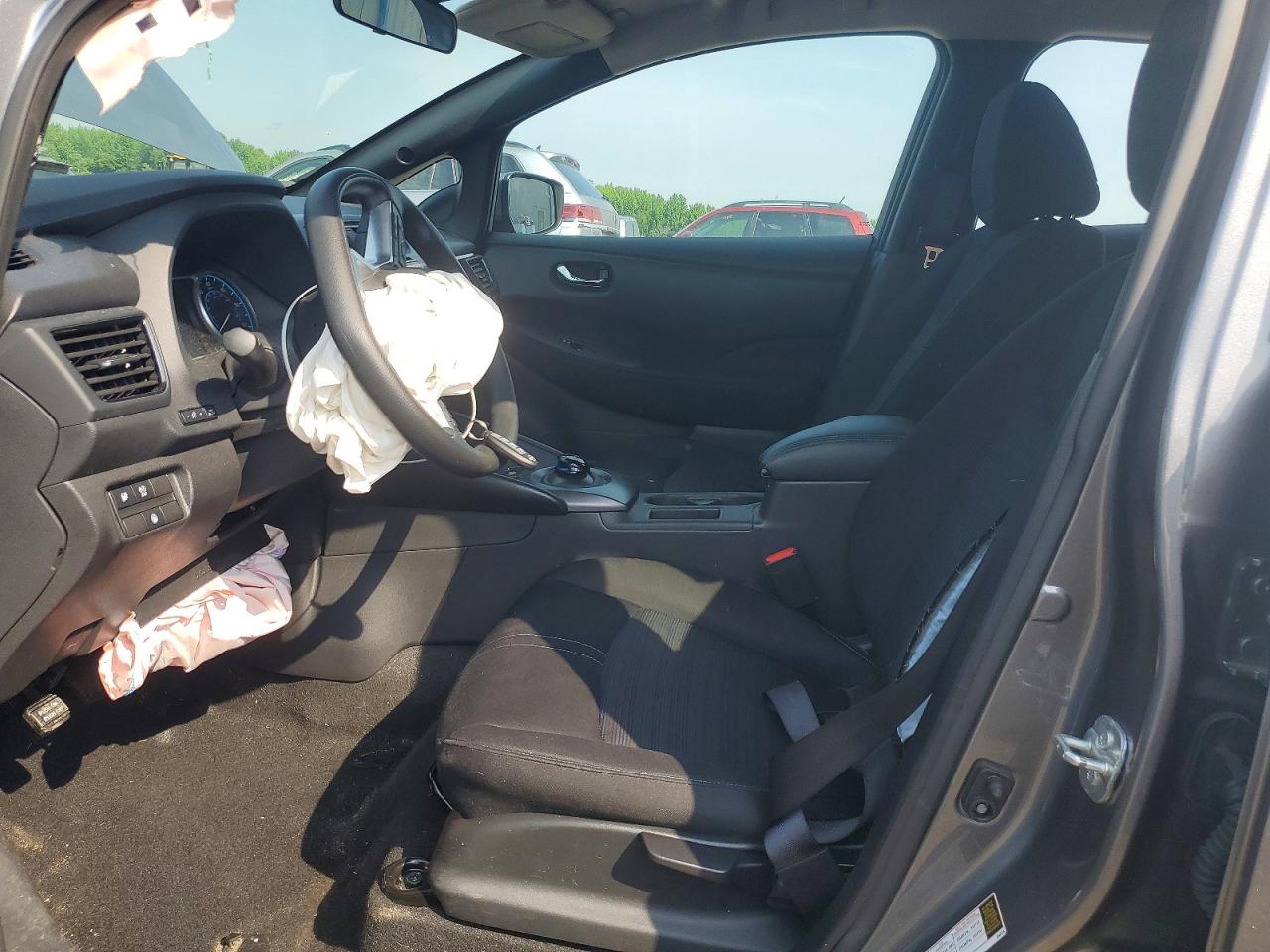 2025 NISSAN LEAF