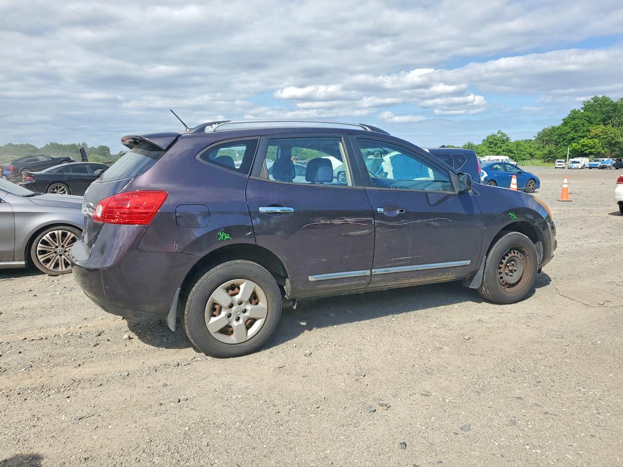 2014 NISSAN ROGUE