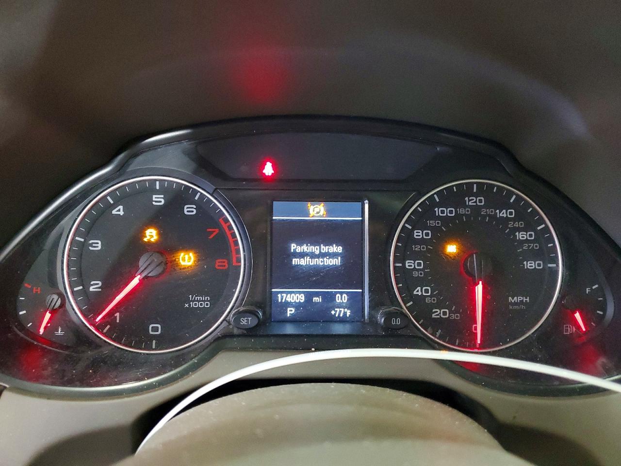 2011 AUDI Q5