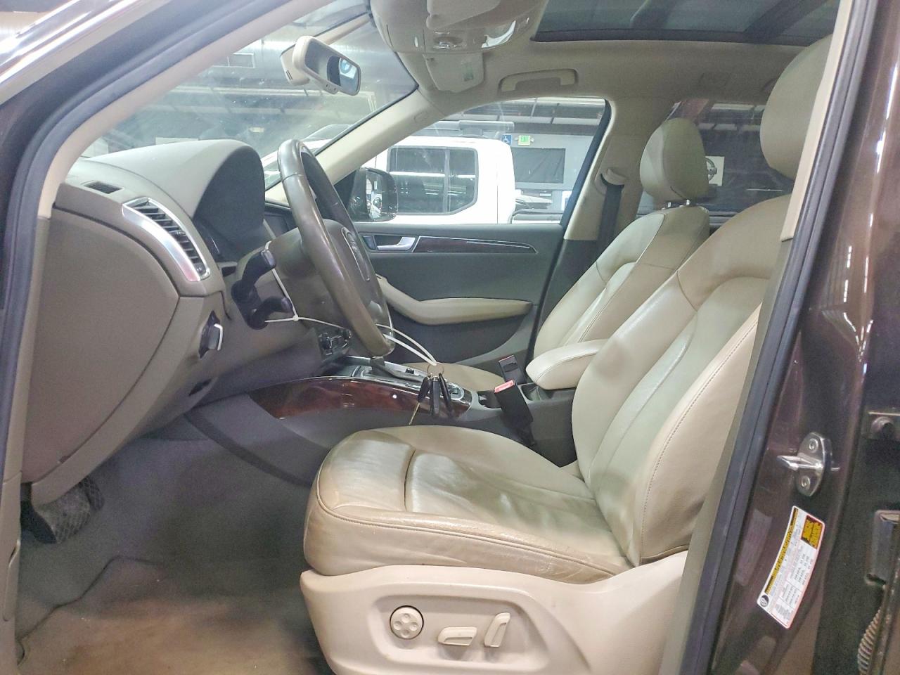 2011 AUDI Q5