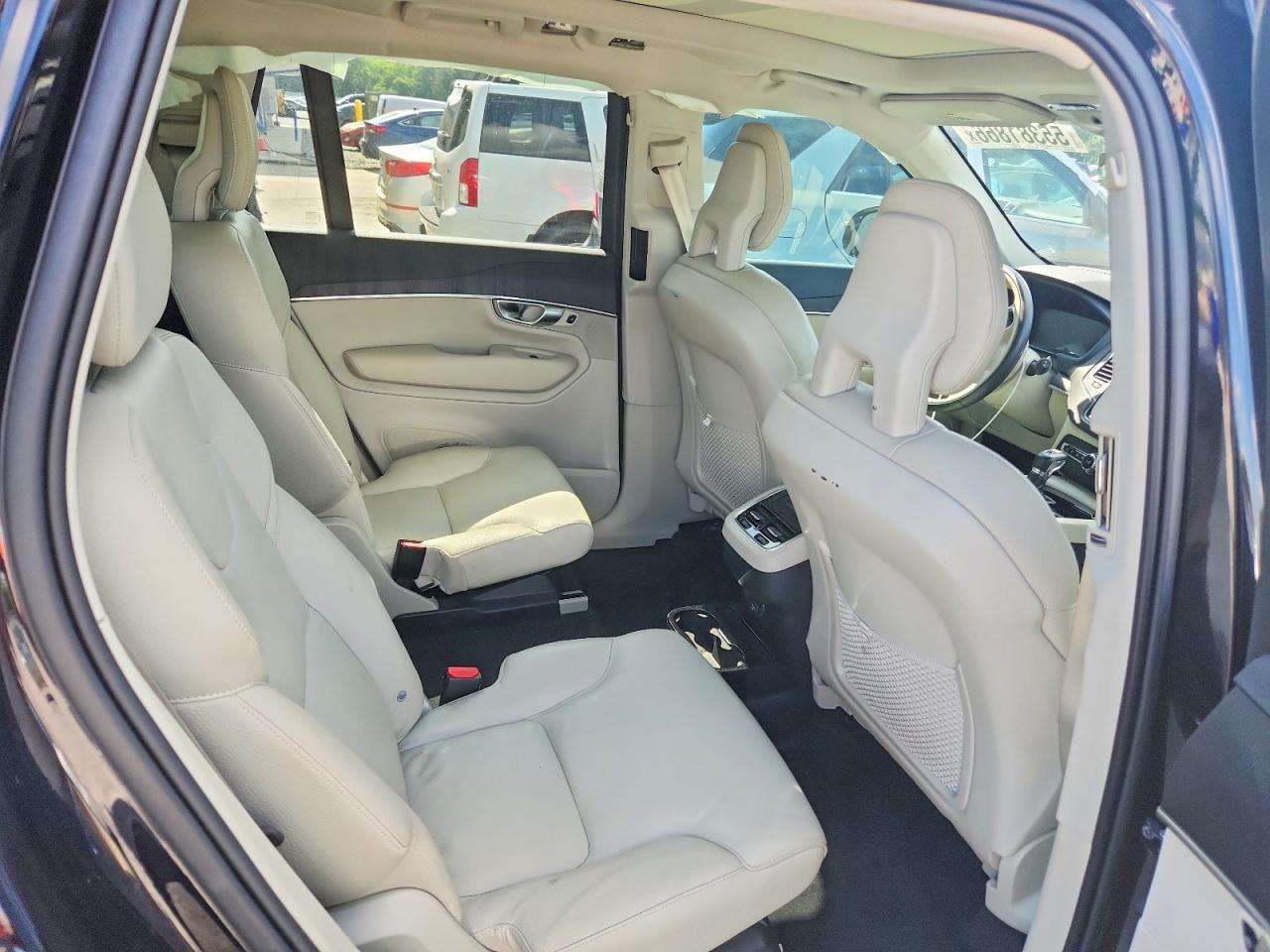 2020 VOLVO XC90