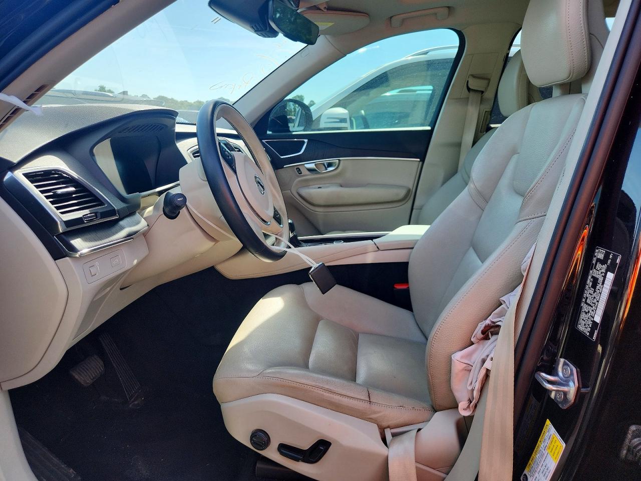 2020 VOLVO XC90