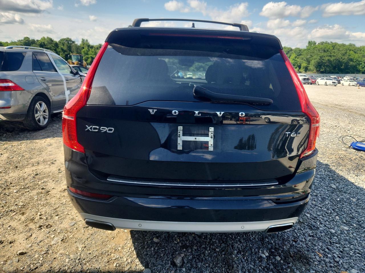 2020 VOLVO XC90
