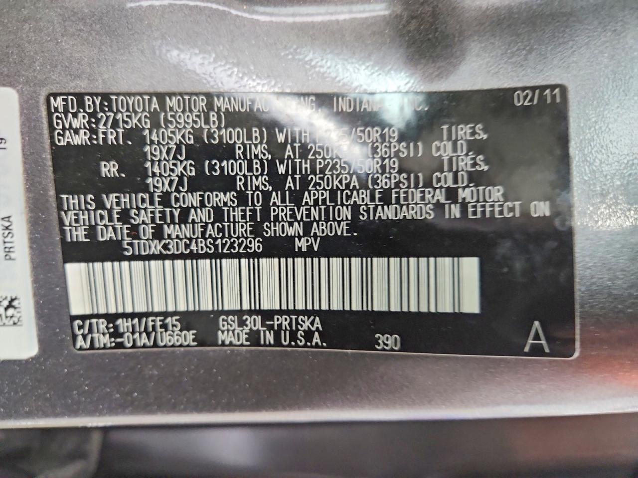 2011 TOYOTA SIENNA