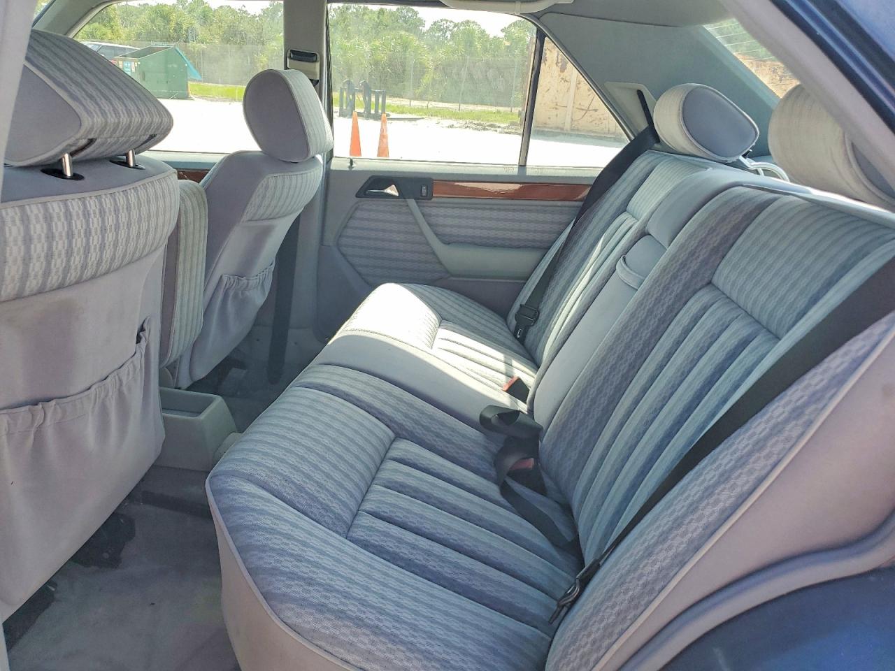 1992 MERCEDES-BENZ C-CLASS 30