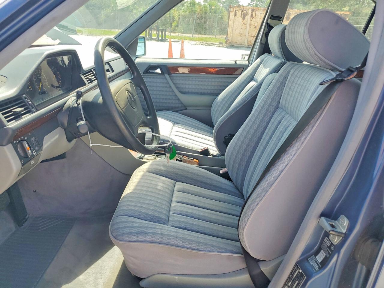 1992 MERCEDES-BENZ C-CLASS 30