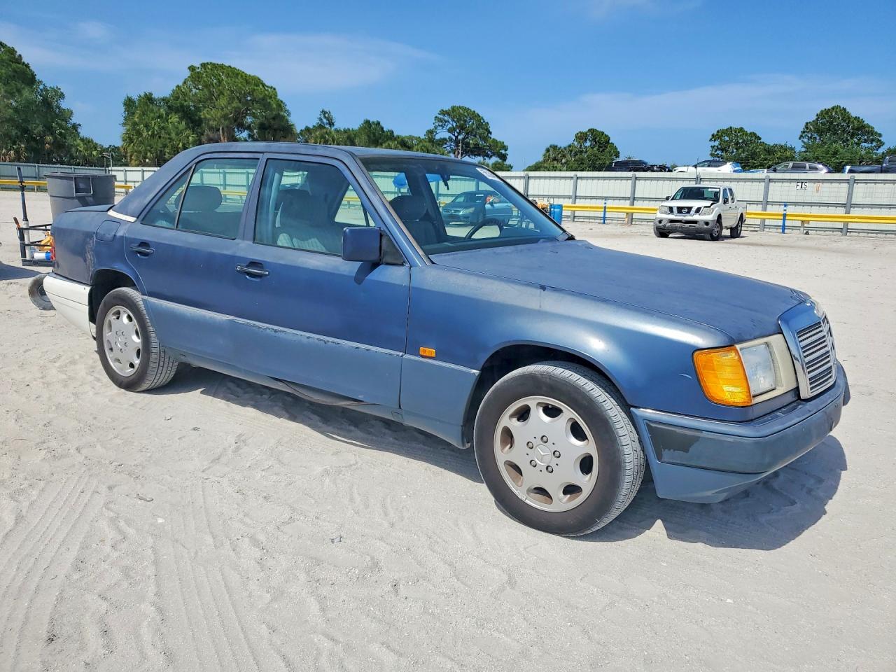 1992 MERCEDES-BENZ C-CLASS 30