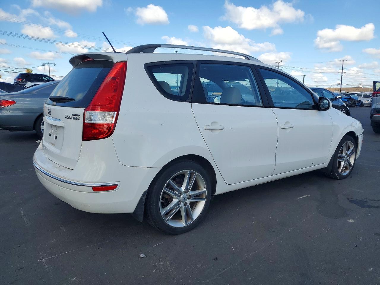 2011 HYUNDAI ELANTRA