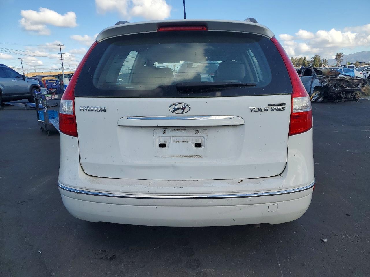 2011 HYUNDAI ELANTRA
