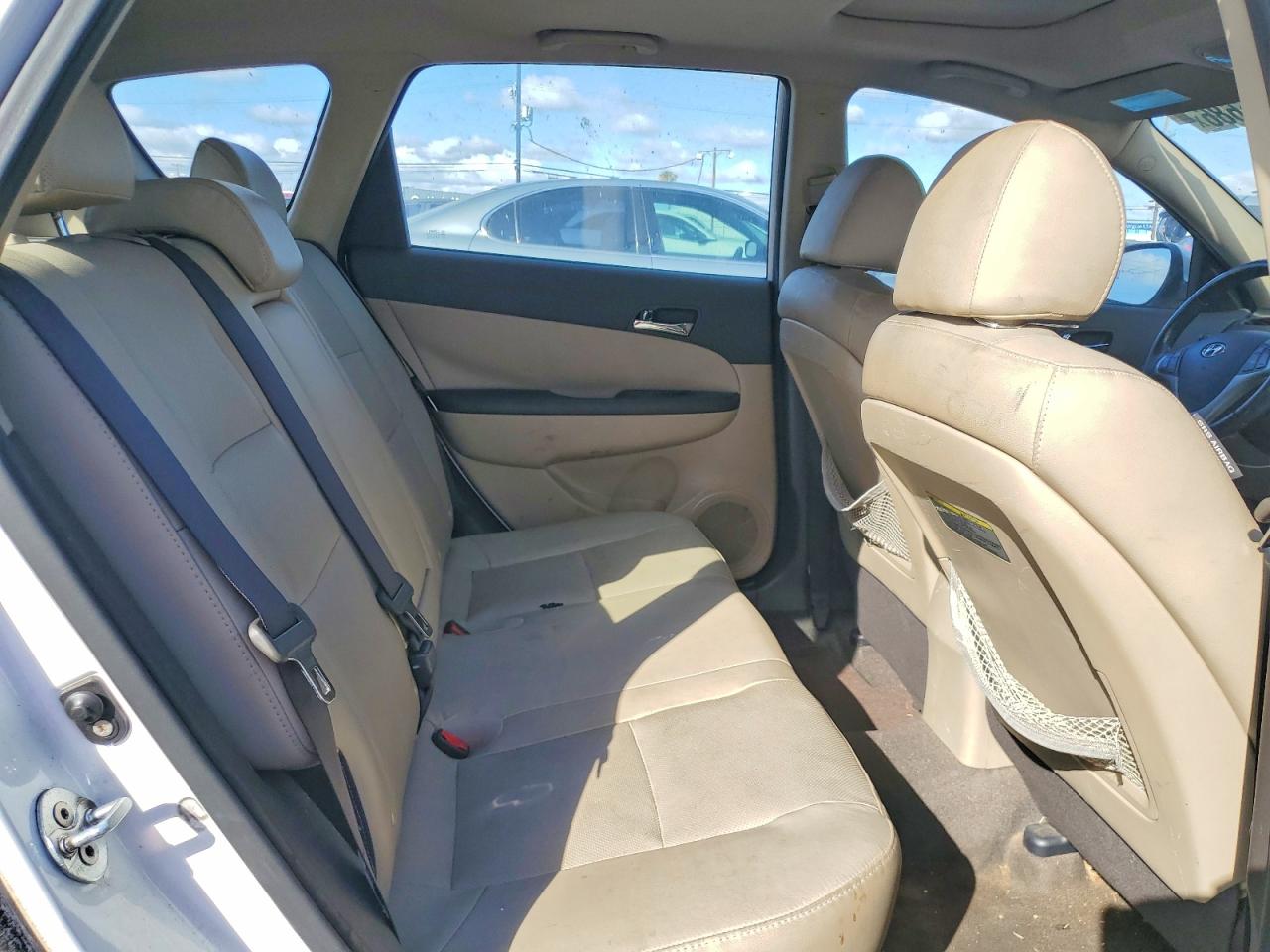 2011 HYUNDAI ELANTRA