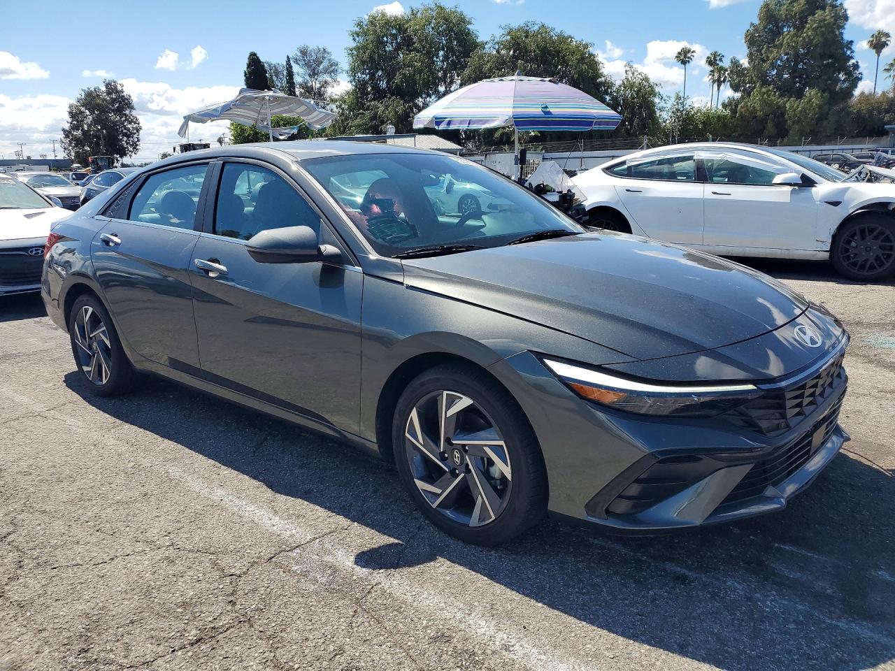2024 HYUNDAI ELANTRA