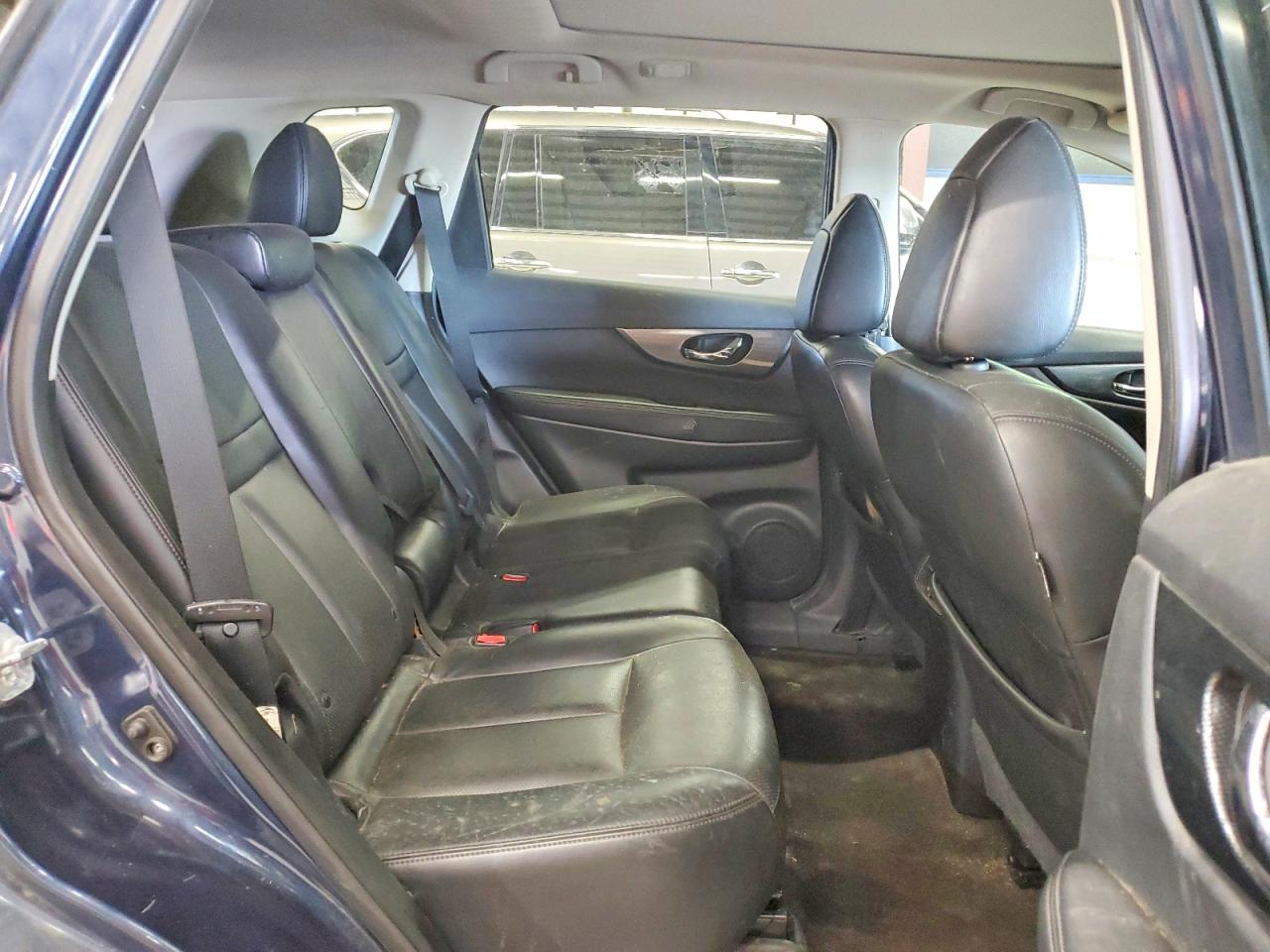 2015 NISSAN ROGUE