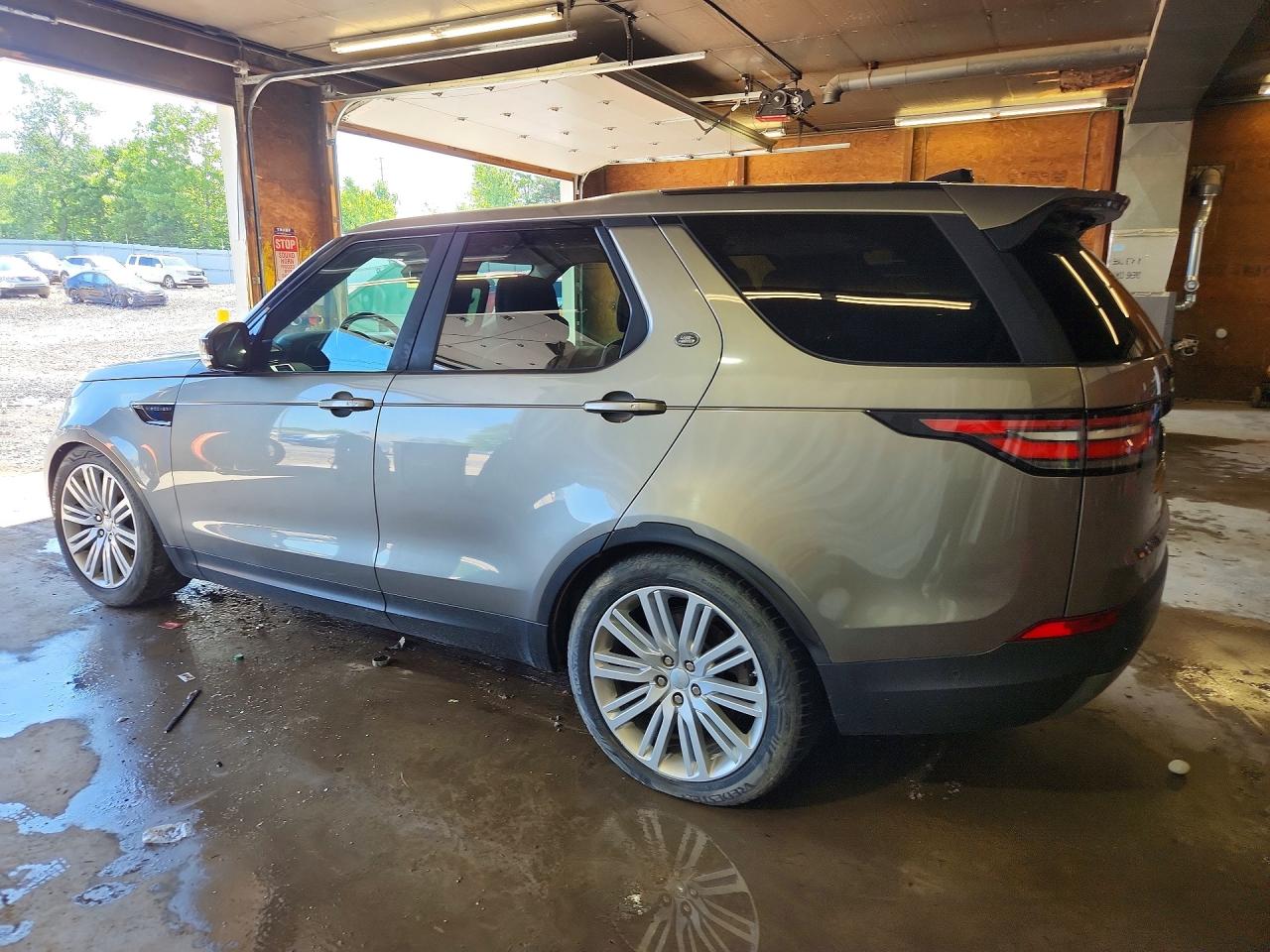 2017 LAND ROVER DISCOVERY