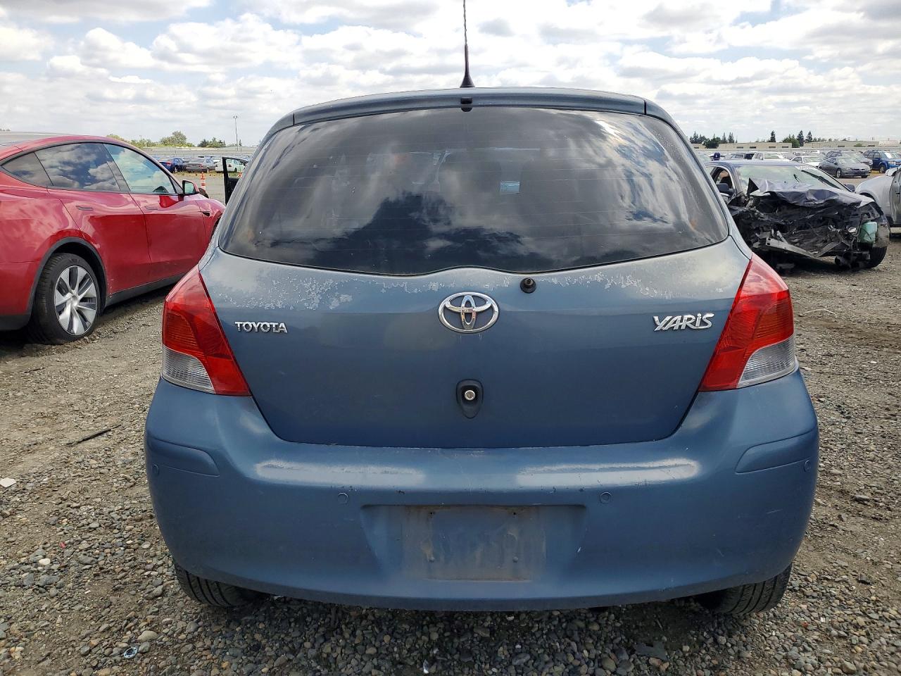2011 TOYOTA YARIS