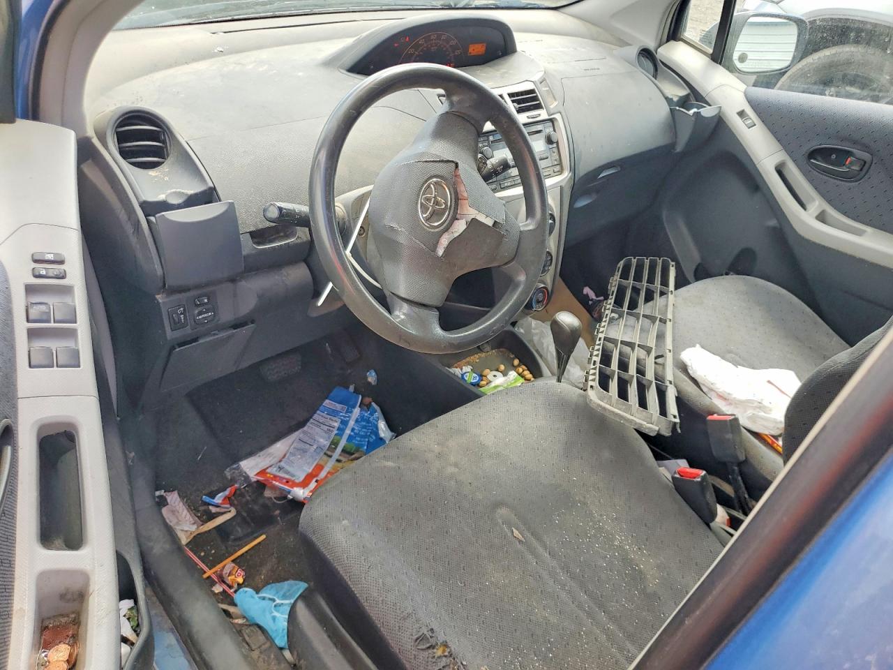 2011 TOYOTA YARIS