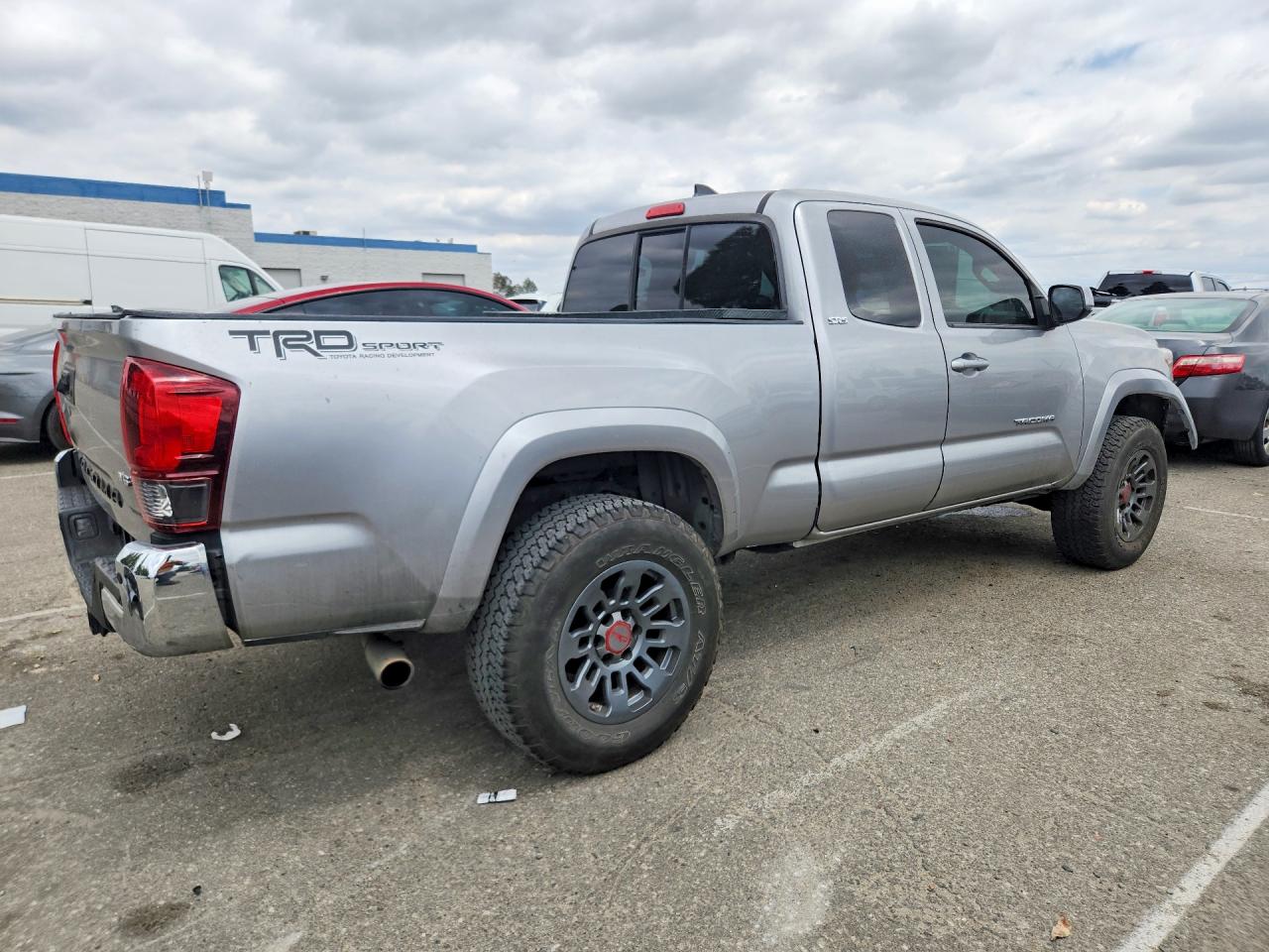 2018 TOYOTA TACOMA