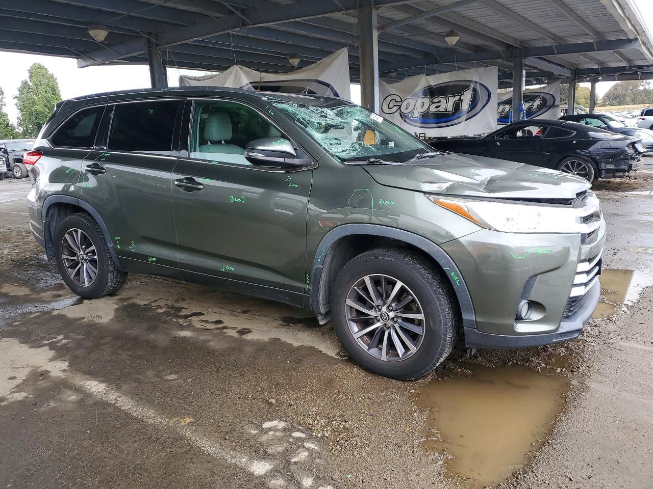 2018 TOYOTA HIGHLANDER