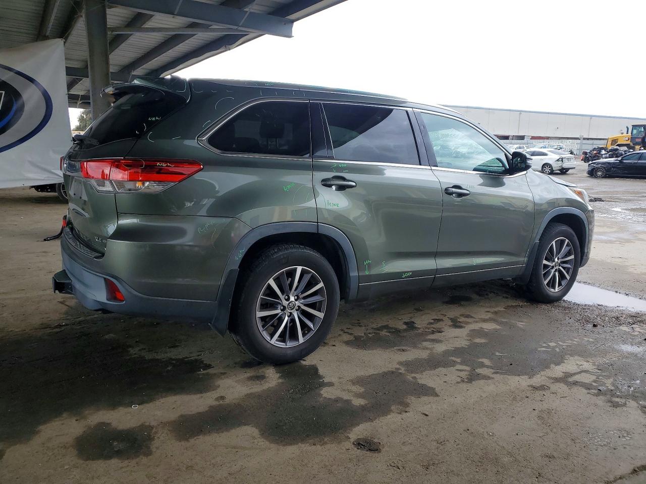 2018 TOYOTA HIGHLANDER