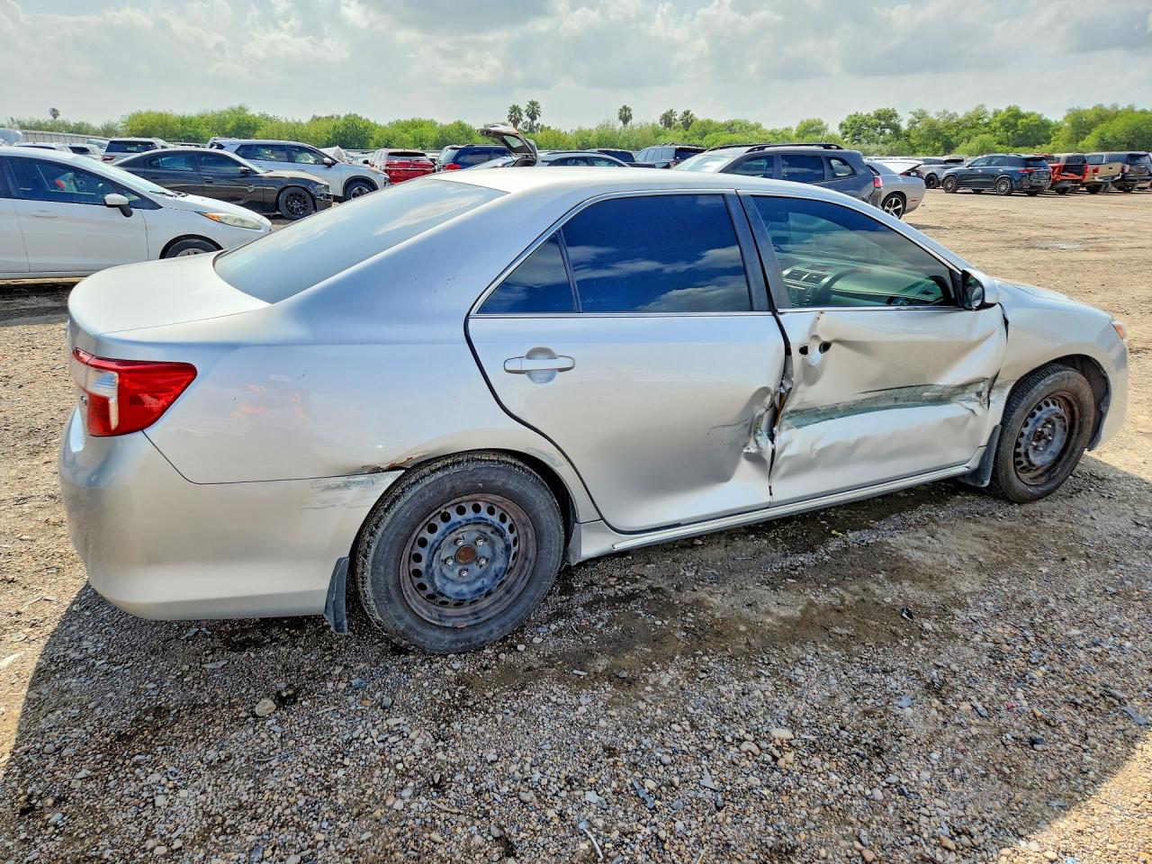 2014 TOYOTA CAMRY