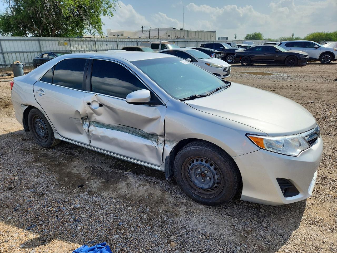 2014 TOYOTA CAMRY