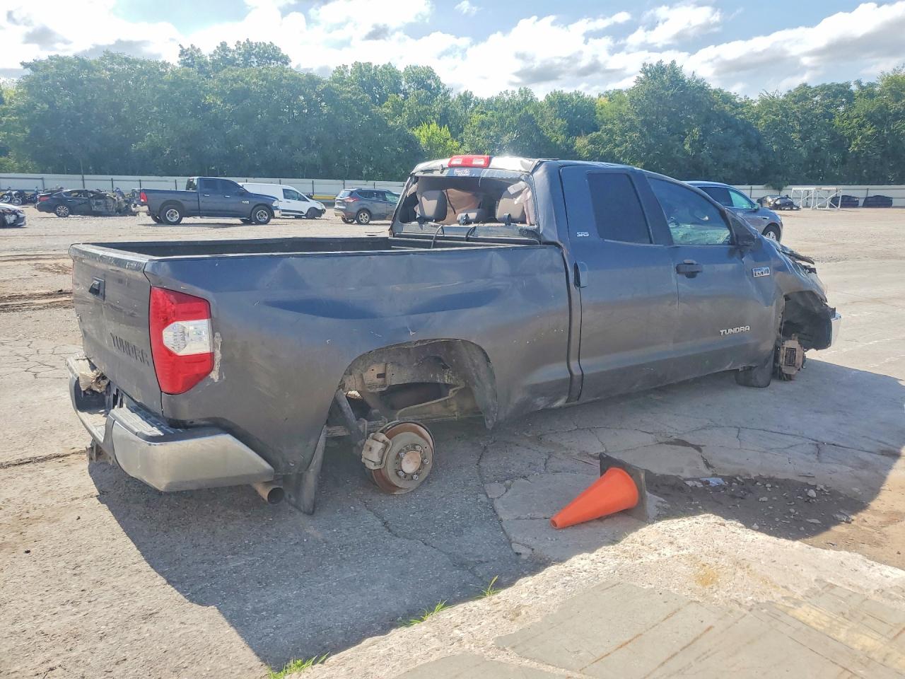 2016 TOYOTA TUNDRA