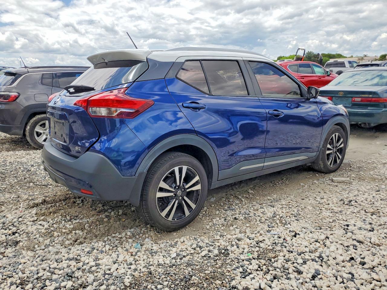 2018 NISSAN KICKS