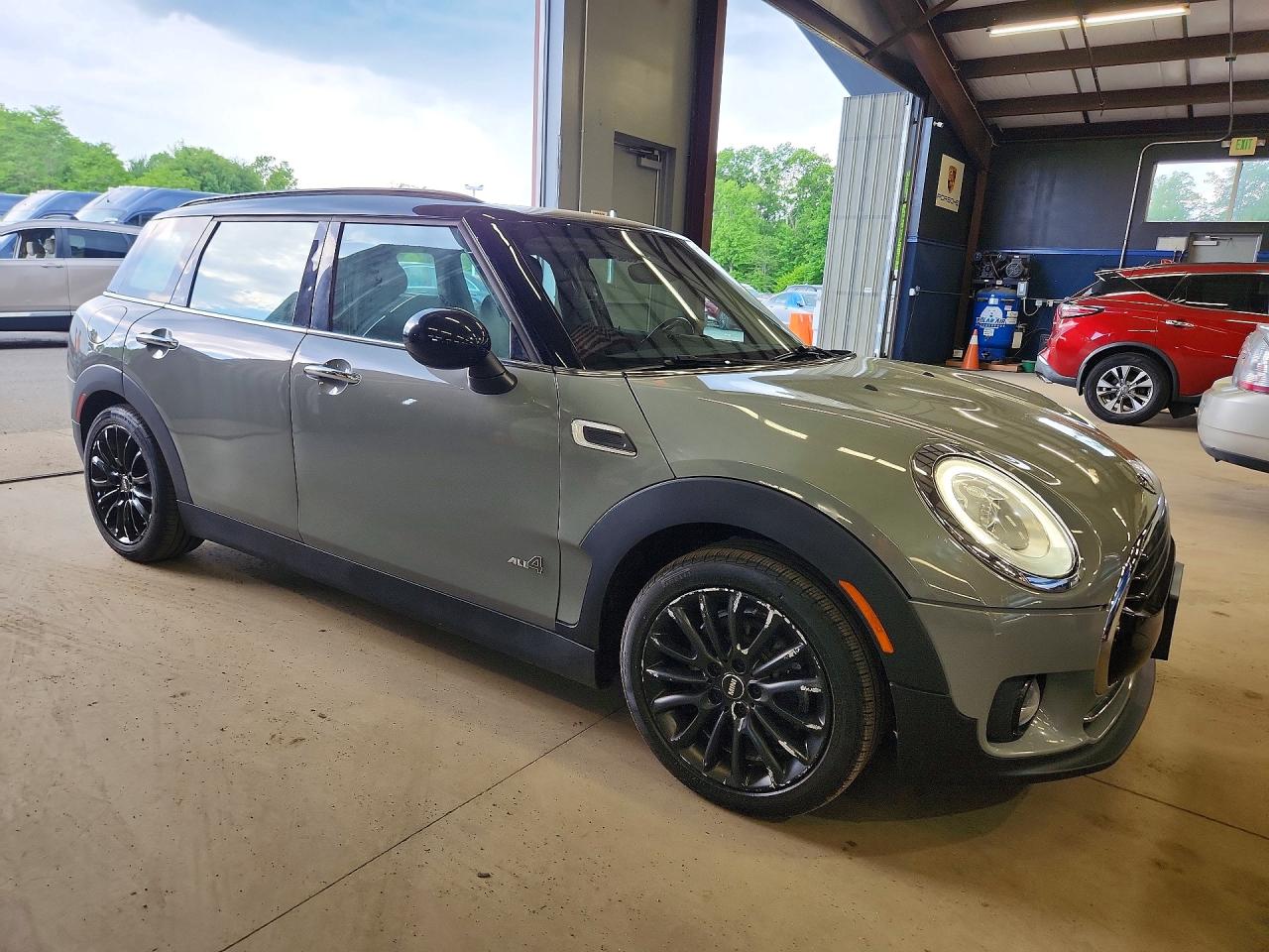 2017 MINI COOPER