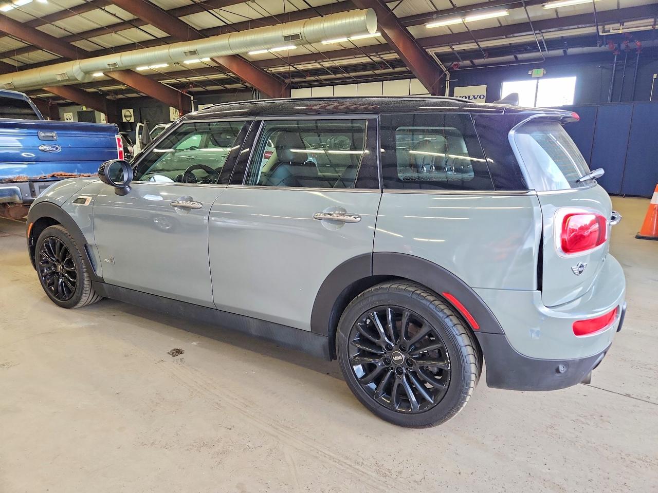 2017 MINI COOPER