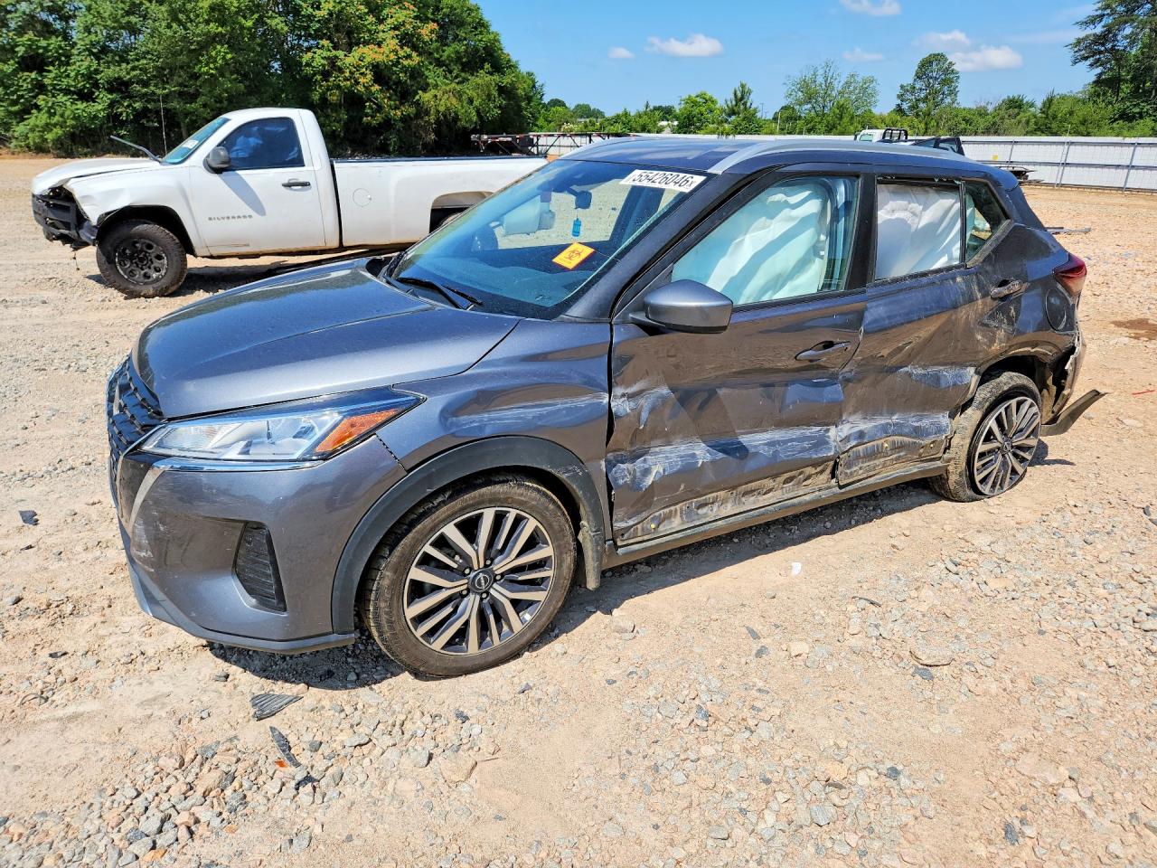 2022 NISSAN KICKS