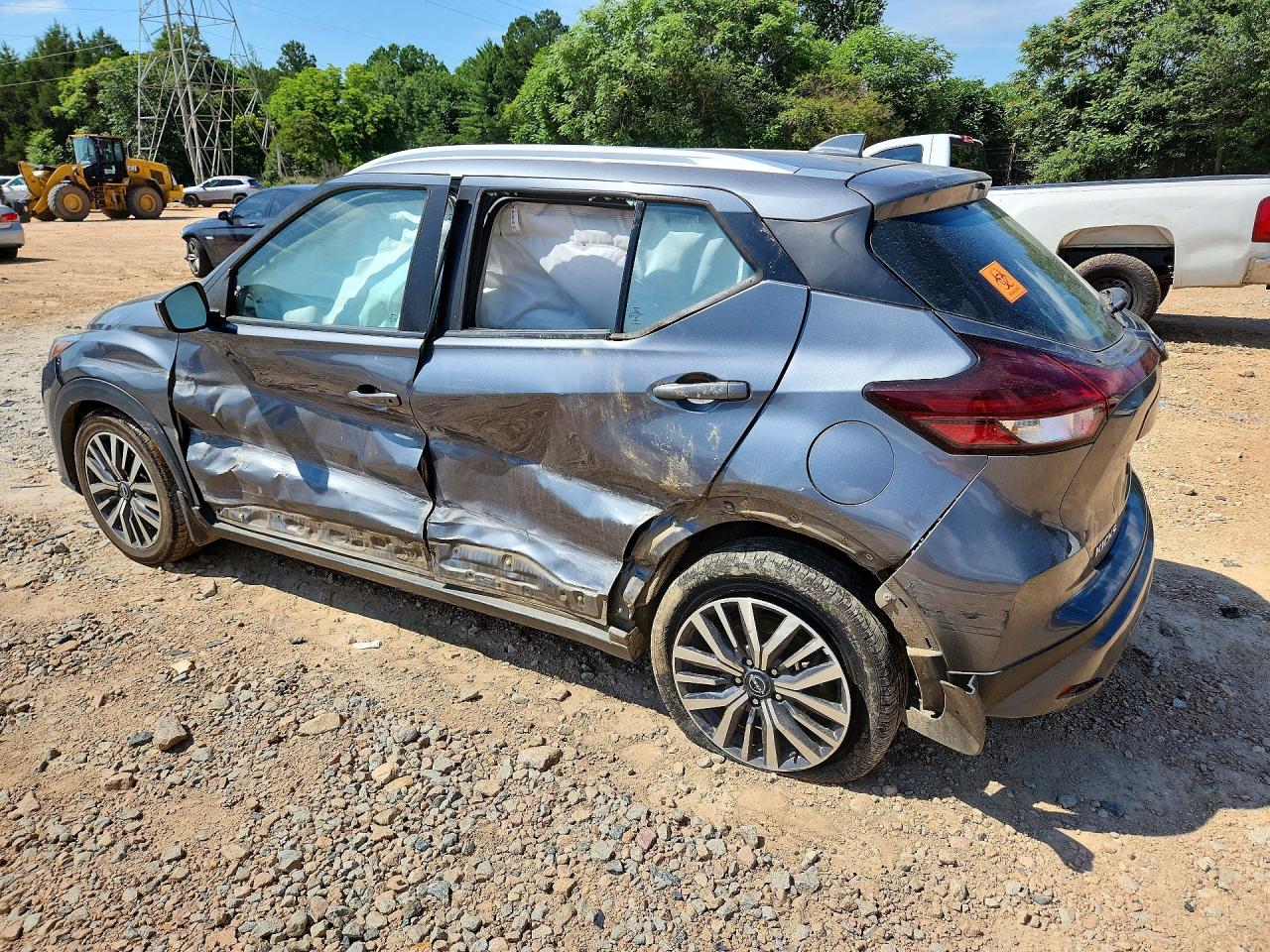 2022 NISSAN KICKS