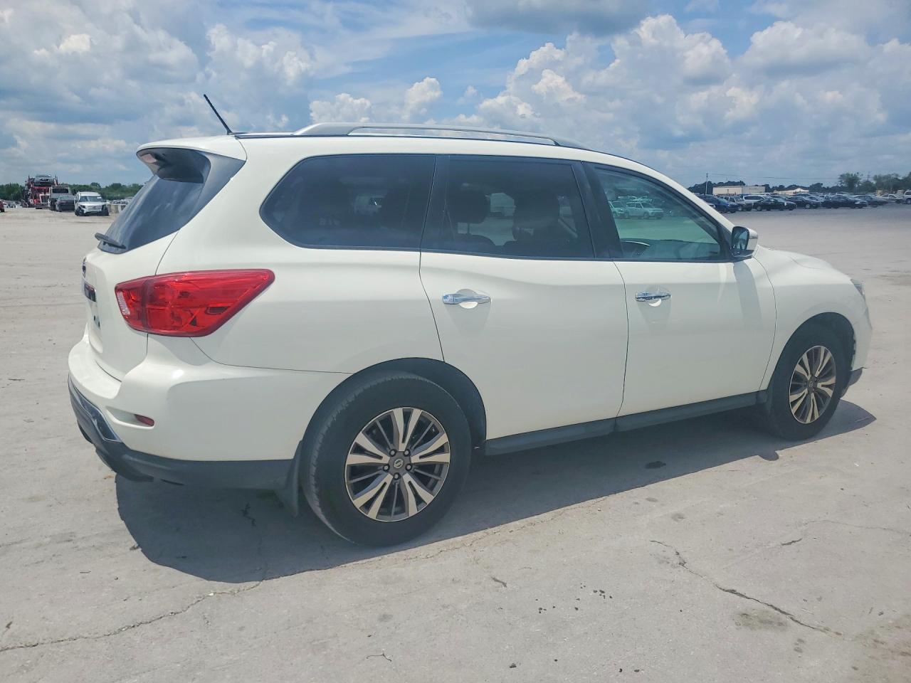 2017 NISSAN PATHFINDER