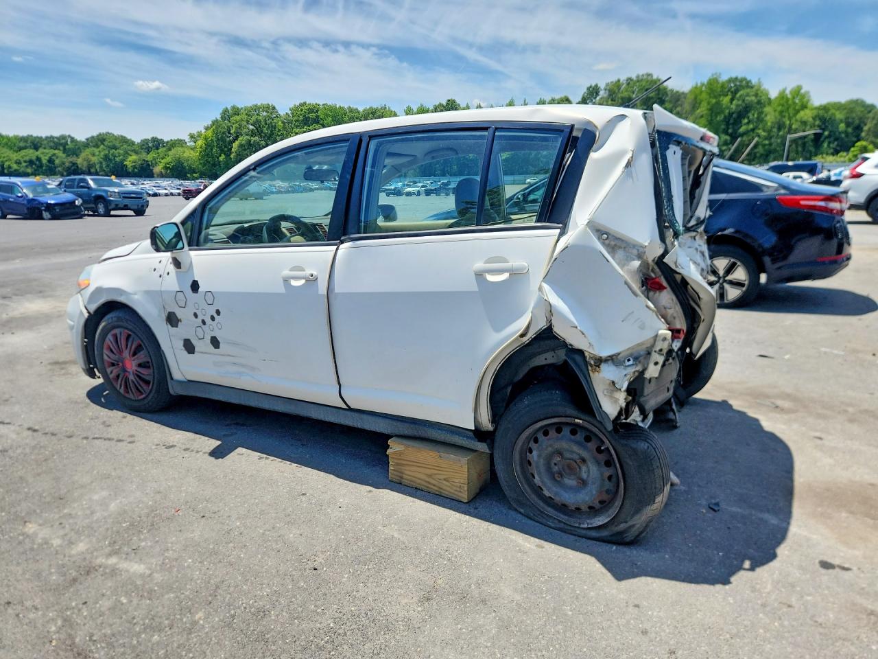 2011 NISSAN VERSA